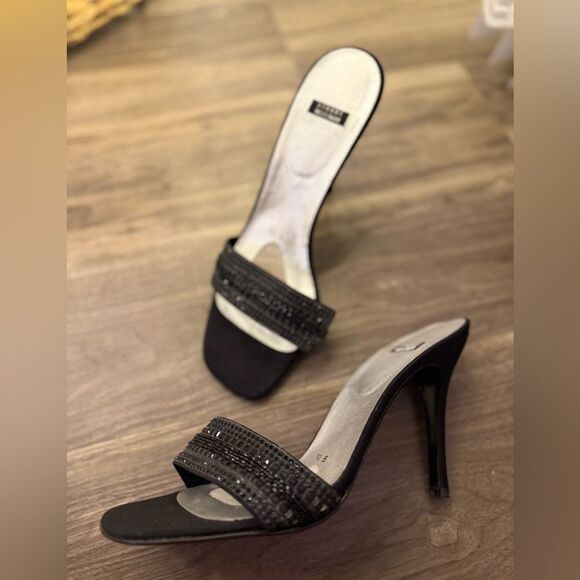 Stuart Weitzman Womens Vintage Mule Beaded Heels‎ Classic Black, 10B, NO BOX - Picture 3 of 9